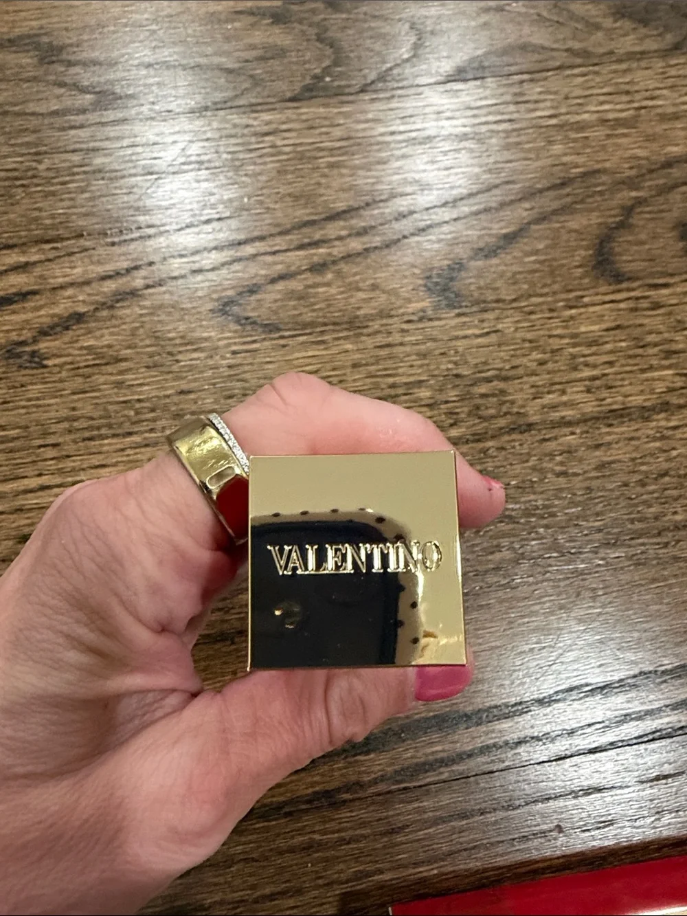 Valentino Very Valentino Foundation in Medium Neutra 4